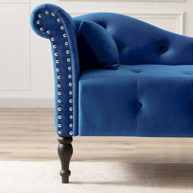 60.6 Chaiselongue mit Samtbezug, Knopfheftung und Ziernägeln