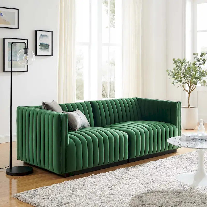 Gepolstertes Zweisitzersofa aus strapazierfähigem Samt