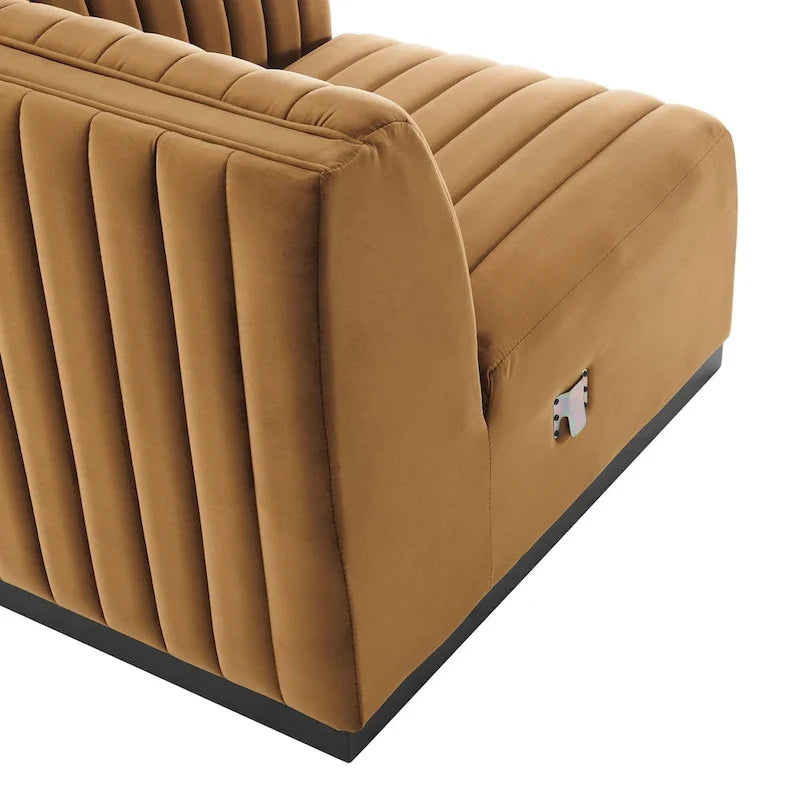 Gepolstertes Zweisitzersofa aus strapazierfähigem Samt
